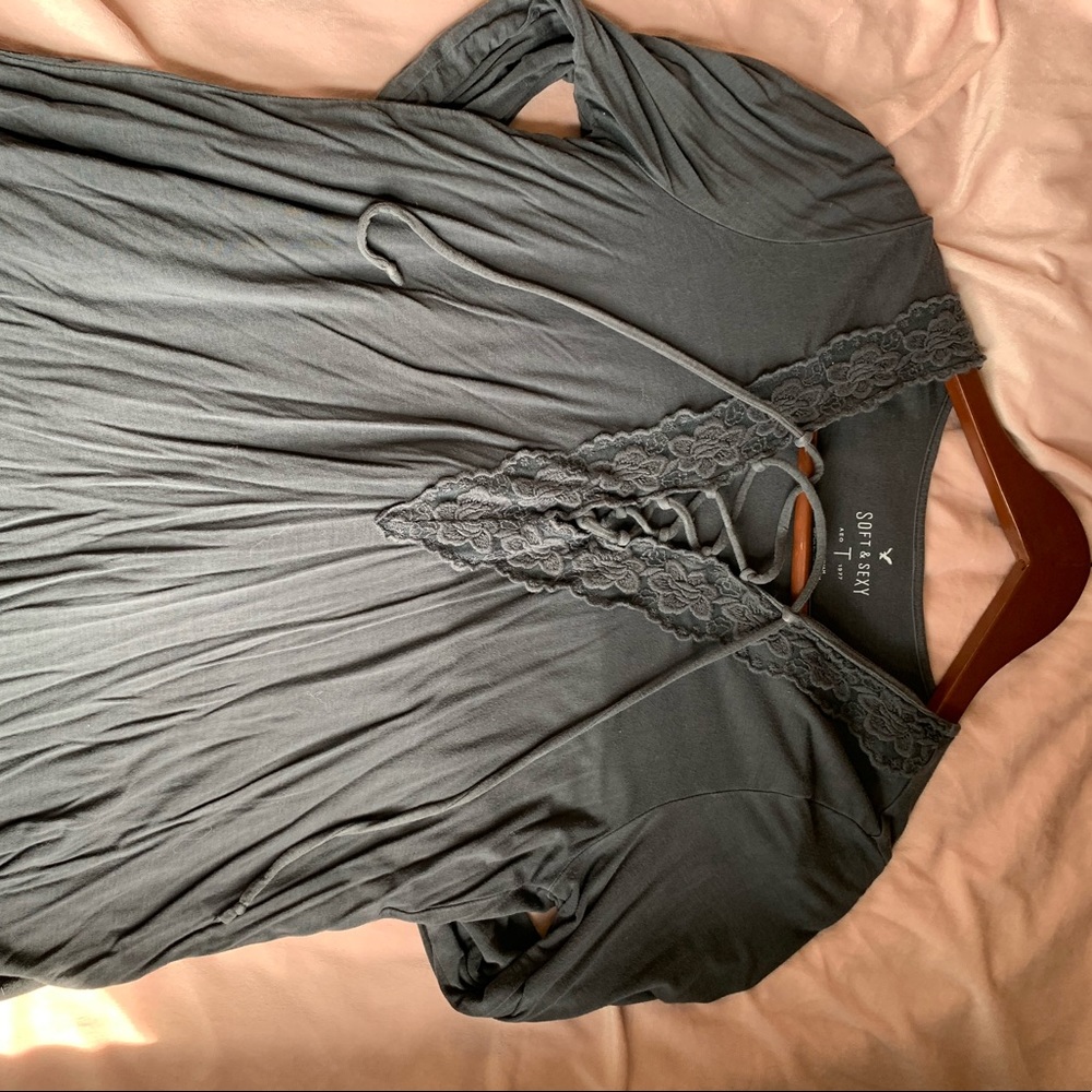 Soft and sexy American Eagle shirt